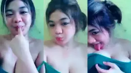 Ceina Jilat Uting Payudara Montok