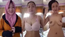 Jilbab Merah Muda Kirim Rekaman Telanjang Bulat