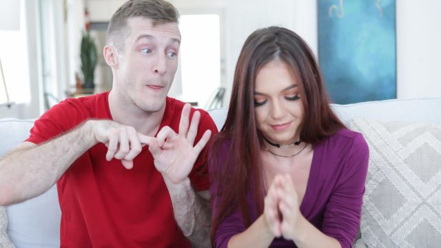 Kesulitan Matematika: Ava Haze Bimbing Cowok Bodoh Yang Hanya Jago Ganti Oli