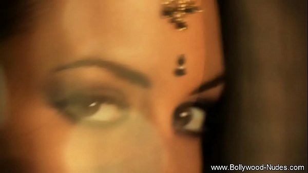 Milf India Seksi Dengan Tubuh Menggoda