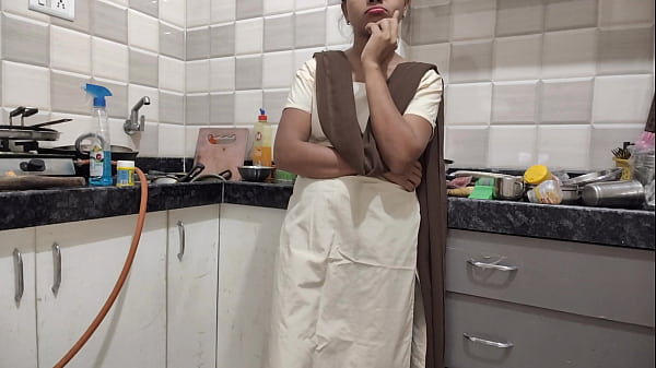 भड़कीली देसी छोकरी कॉलेज से लौटते ही अपने सौतेले भाई के साथ धमाकेदार मज़ा लेने लगी