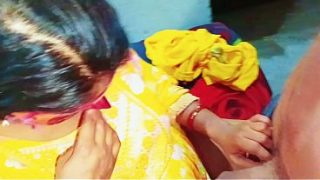 Bokep India: Bhabhi Mesum Ngentot Doggy Style Dengan Suara Erotis Menggairahkan