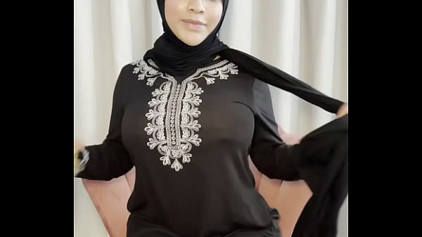 Yasmina Khan Mainin Dildo Saat Ramadan, Arab Nakal Bikin Tergoda