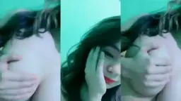 Payudara Montok Dedek Theresya Tampil Dengan Wajah Penuh