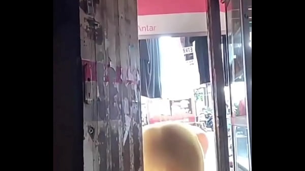 Gairah Membara, Jemur Baju Terlupakan Digantikan Ngesek Panas