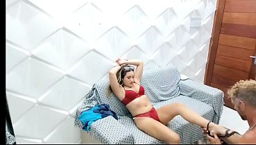 Ibu Mertuaku Yang Masih Muda Sendirian Di Rumah Dan Haus Sentuhan, Begitu Aku Datang Dia Langsung Merayuku Untuk Menembus Bokong Ketatnya Sampai Aku Memuntahkan Semua Isi Perutku. Vagninho E Vivi Capetinha