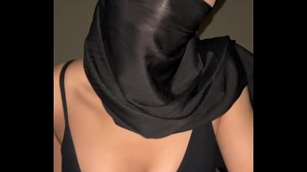 Nih Goyang-goyang Dada Arab, Muslim, Hijab, Bikin Ngilu Nafsu