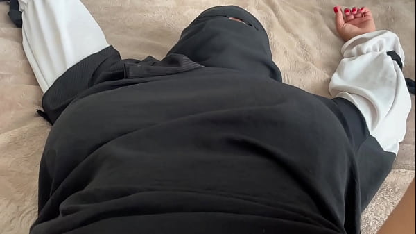 Pembantu Arab Bikin Kliennya Makin Bernafsu Lihat Memek Sempit Dan Tonton Gede.
