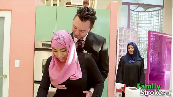 Nafsu Arab: Anak Tiri Goyang Batang Kakak Tirinya