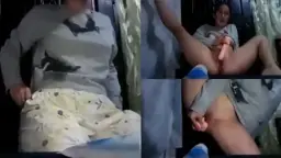 Bocil Imut Colmek Sambil Mainin Dildo Basah.