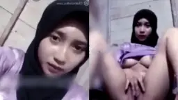 Dedek Hijab Colmek Di Ome Tv, Crot Di Depan Kamera.