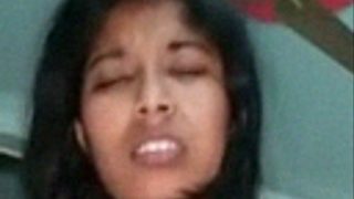 Desi Cewek, Chut Sempitnya Ngotot Naik Kontol Keras Pacar