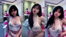 Mbak Bintang Pakai Lingerie Putih Bikin Makin Menggoda