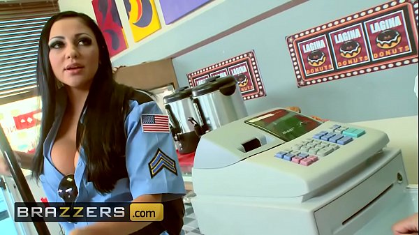 Seragam Ketat, Tits Gede Ngaceng – (audrey Bitoni, Honey White, Johnny Sins) – Boston Cream – Brazzers