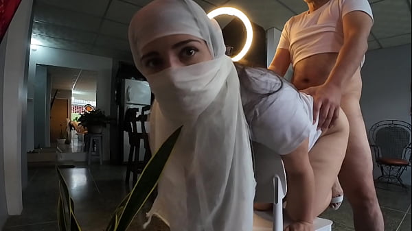 Ngocok Kontol Dalam Jilbab, Ngentot Keras Sampai Muncrat Di Pantat