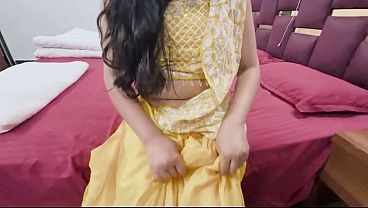 Bhabhi Bas Gussa Dekh Ke, Apni Gili Chut Se Bhai Ko Manaya, Jhat Se Lund Khada Ho Gaya.