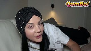 Ngentube Bareng Elnaz, Kakak Tiri Hijab Turki Yang Bikin Mampus