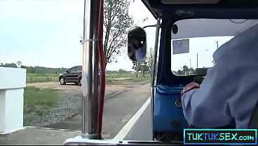 Ibu Kontol Thailand Dipanggil Dari Pinggir Jalan Terus Digaruk Buat Muter-muter.