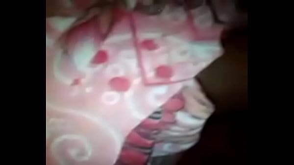 Desi Tante, Bulu Beleknya Basah Kena Getah