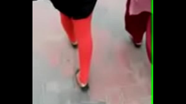 Desi Cewek Bengali Lagi Ngesot Di Jalan, Bikin Makin Greget.