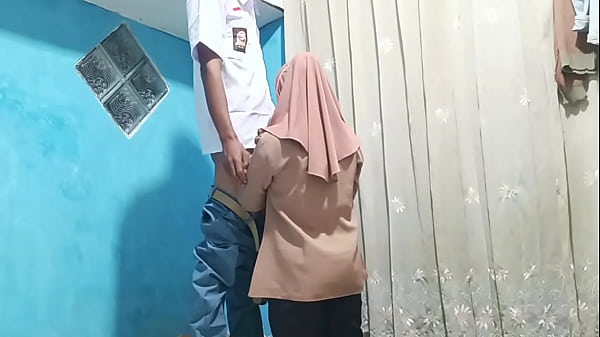 Murid Ngewe Bu Guru Abis Pulang Sekolah, Makin Greget Makin Basah.