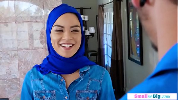 Gadis Arab Mungil Digebuk Dua Pria Besar Sampai Meraung-raung