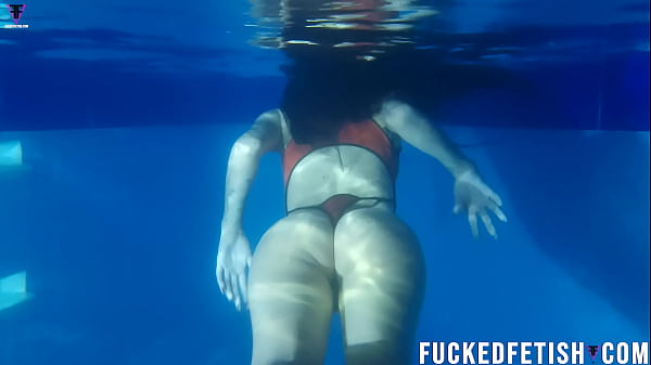 Helen Star Nyemplung Kolam Pake Masker Diving, Bikin Basah Kuyup Dan Bikin Greget