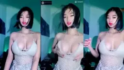 Nonton Barbar Pake Lingerie Tipis, Live Coli Bikin Merem Melek