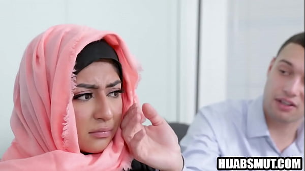 Gadis Hijab Terpaksa Digarap Bule Amerika Sampai Meringis