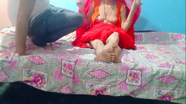 Bhabhi Ne Jab Ghar Mein Akeli Thi, To Dewar Ke Saath Masti Mein Petticoat Utha Diya.