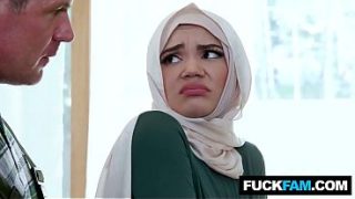Ngencengin Abis! Cewek Hijab Imut Pertama Kali Digarap Tukang Ledeng Naudi Nala, Jason Sarcinelli