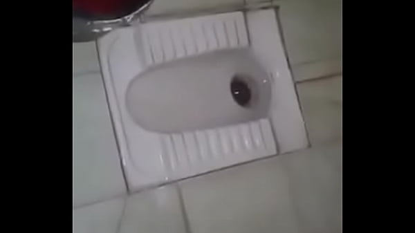Desi Pasangan Nge-seks Di Toilet, Basah Kuyup Sama Nafsu.