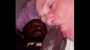 Ibu Tiri Ngempeng Kontol Hitam Anak Tirinya Yang Besar Dan Keras