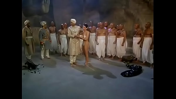 Makam India Yang Bikin Basah, Penuh Rahasia Dan Sensasi Bikin Merinding.