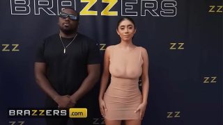 Brzzers – Violet Myers Pamer Lubang Memek Ke Paparazi