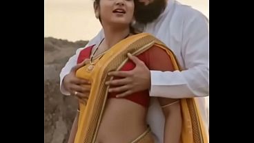 Desi Bhabhi Saree Me Boobs Dabake Romance, Garmi Bhari Raat Ka Maza