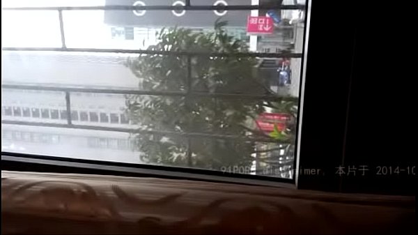 中国人浩哥在饭桌上干闺蜜的炮友