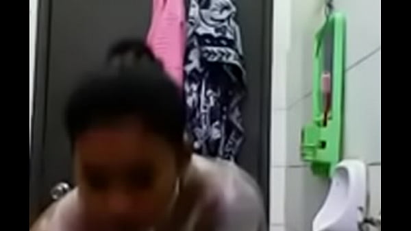 Indo Narsis Parah, Crot Di Kaca Sambil Ngaceng