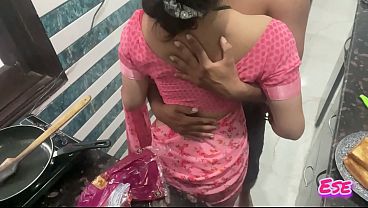 Desi Bhabhi Nude Di Dapur, Sambil Masak Sange Banget