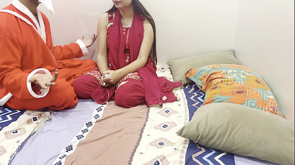 Tahun Baru 2026, Video Bokep Paling Hot Sama Dirty Talk Hindi Roleplay Saarabhabhi, Nafsu Menggila Sama Santa.