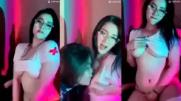 Bestienya Jilat Tetek Rosalinda Mango Yang Montok Dan Basah.
