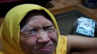 Cowok Pancut Di Muka Cewek Bangladesh-nya, Basah Kena Semua