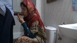 Hijab Diplomat Pakistan Ngocok Kontol Besar Hitam Di Video Xxx