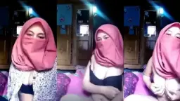 Jilbab Pink Basah Kena Muncrat