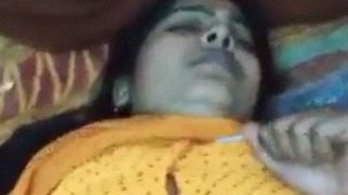 Nonton Video Mesum Saree Kuning Tante Seksi Bikin Ngaceng