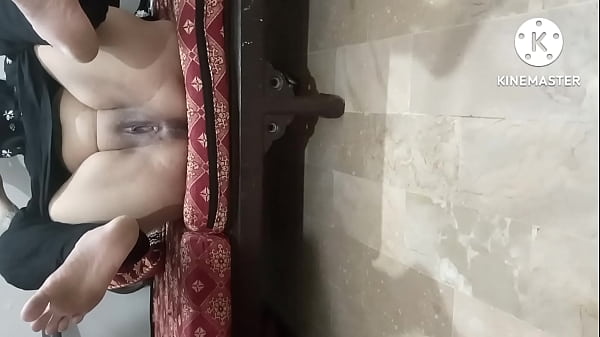 Pakistani Desi Bhabhi Pagi-pagi Digenjot Suami Sampe Meringis