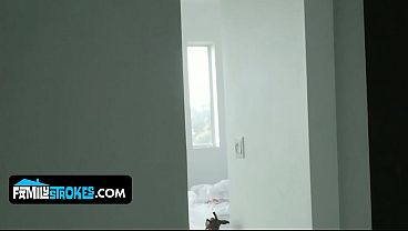 Bokep Viral Kakak Tiri Pirang Montok Daisy Stone Terima Pancutan Deras Dari Adik Tiri Yang Ngebet