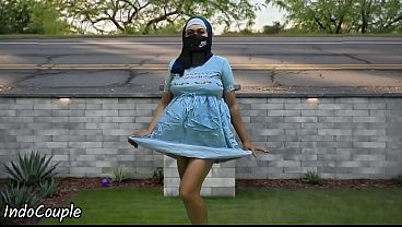 Mahasiswi Berhijab Jogging Di Tempat Umum, Ngasih Blowjob Demi Duit