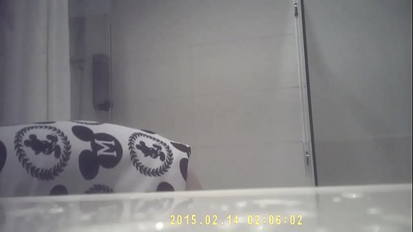 偷拍姐姐小奶诗诗洗澡,湿身诱惑太刺激了
