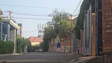 Astaga Ibu Arab Lagi Colmek Di Pinggir Jalan Depan Rumah, Becek Banget